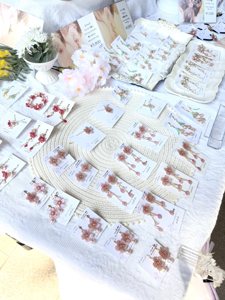 桜のアクセサリーのブース写真